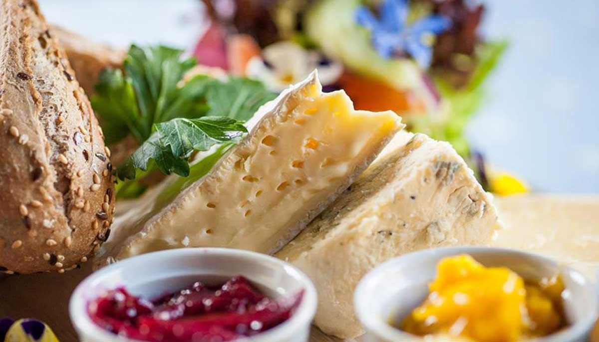 Child-Friendly-Places-to-Eat-on-Dartmoor