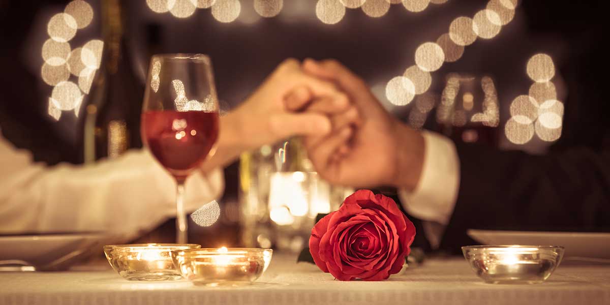 Dining-Out-As-Couple